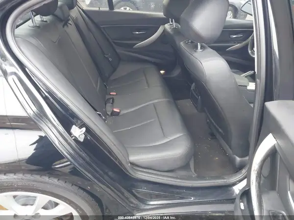 WBA8E1G36HNU15796 2017 BMW 3ER - Image 8