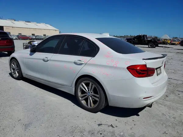 WBA8E1G36HNU15801 2017 BMW 3ER - Image 2