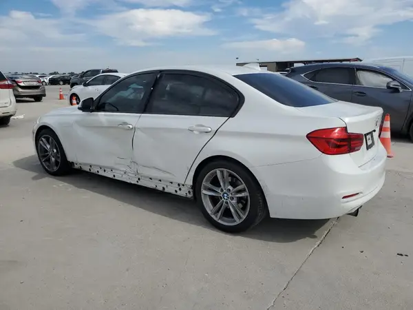 WBA8E1G36HNU16608 2017 BMW 3ER - Image 2