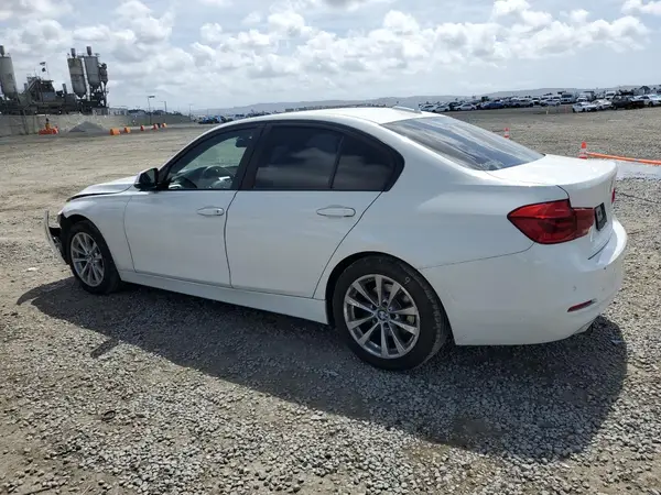 WBA8E1G36HNU17287 2017 BMW 3ER - Image 2