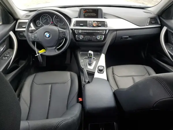 WBA8E1G36HNU17287 2017 BMW 3ER - Image 8