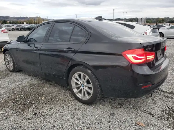 WBA8E1G36HNU17645 2017 BMW 3ER - Image 2