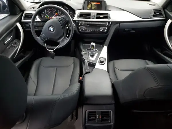 WBA8E1G36HNU17645 2017 BMW 3ER - Image 8
