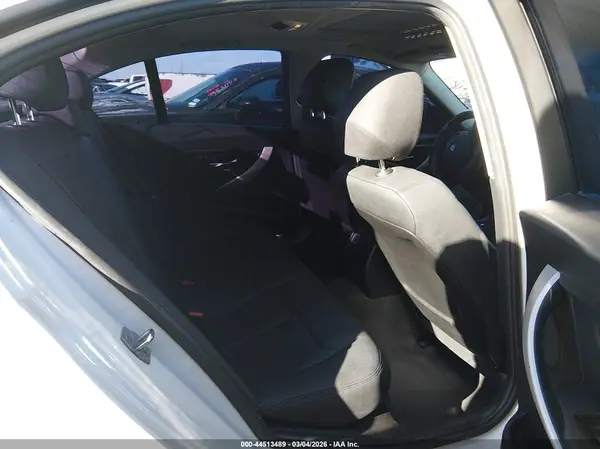 WBA8E1G36HNU18617 2017 BMW 3ER - Image 8