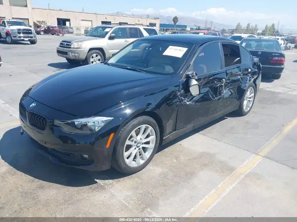 WBA8E1G37HNU15497 2017 BMW 3ER - Image 2