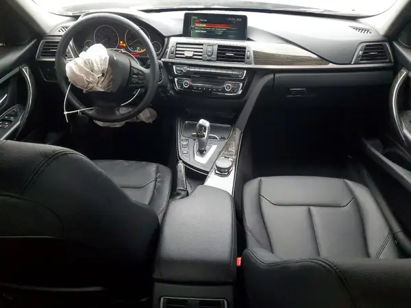 WBA8E1G37HNU15712 2017 BMW 3ER - Image 8