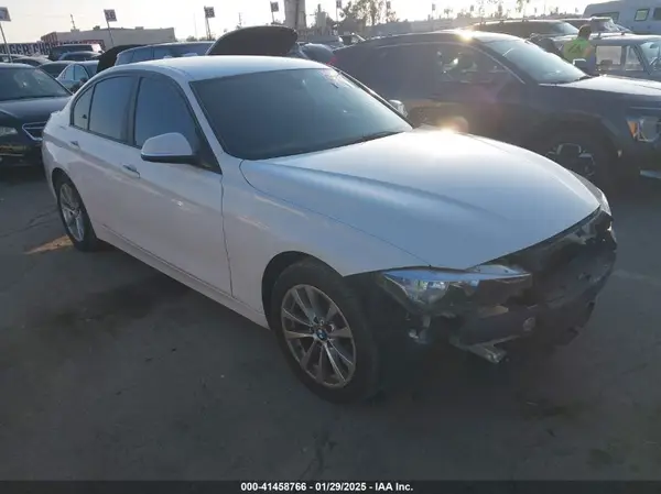 WBA8E1G37HNU15869 2017 BMW 3ER - Image 1