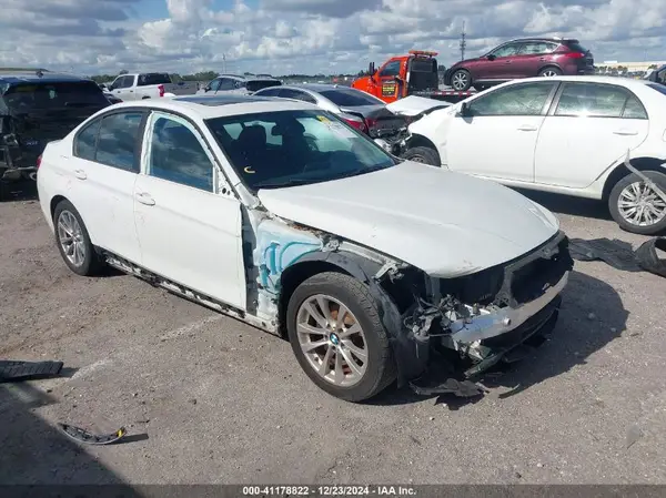 WBA8E1G37HNU16343 2017 BMW 3ER - Image 1