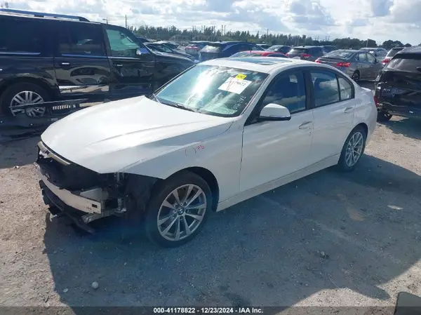 WBA8E1G37HNU16343 2017 BMW 3ER - Image 2