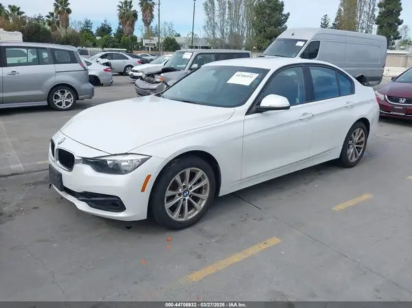 WBA8E1G37HNU17489 2017 BMW 3ER - Image 2