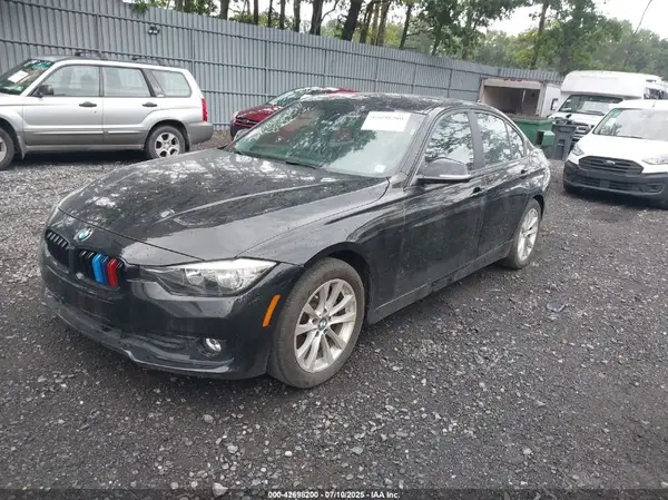 WBA8E1G37HNU17797 2017 BMW 3ER - Image 2