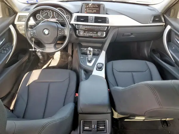 WBA8E1G37HNU18125 2017 BMW 3ER - Image 8