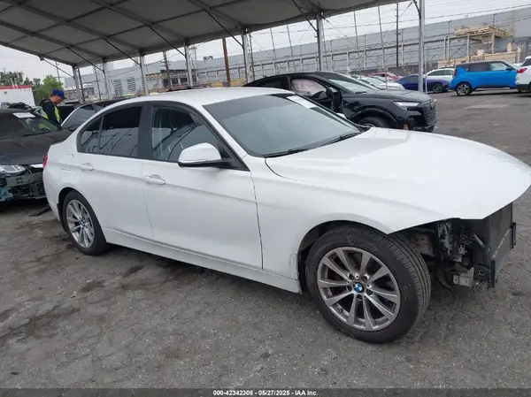 WBA8E1G38HNU15749 2017 BMW 3ER - Image 1