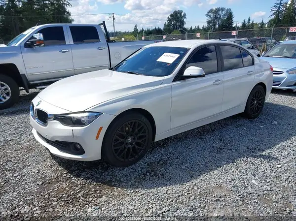 WBA8E1G38HNU16934 2017 BMW 3ER - Image 2