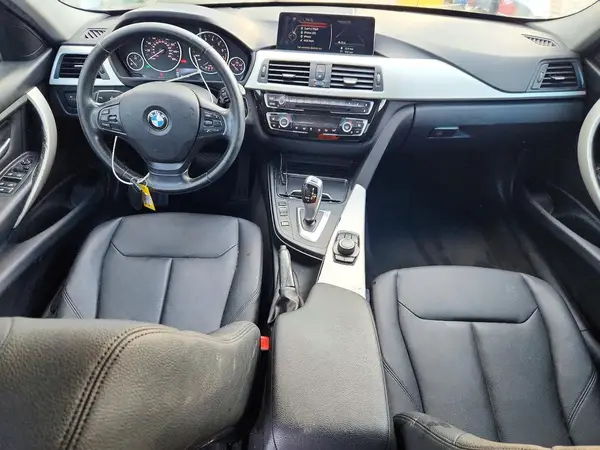 WBA8E1G38HNU18618 2017 BMW 3ER - Image 8