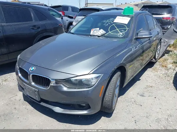 WBA8E1G39HNU16876 2017 BMW 3ER - Image 2
