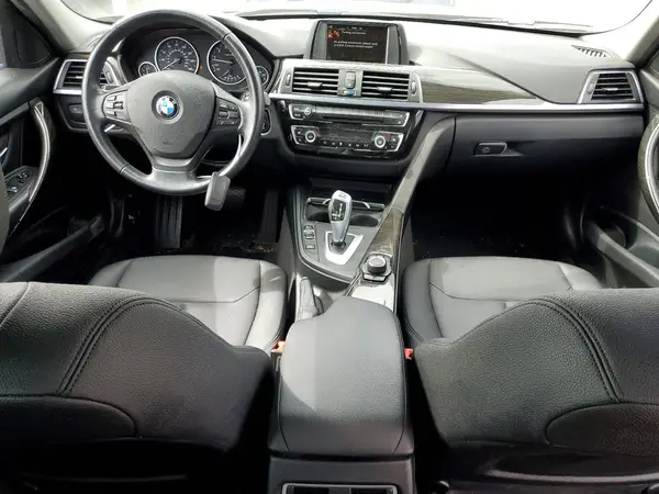 WBA8E1G39HNU18885 2017 BMW 3ER - Image 8