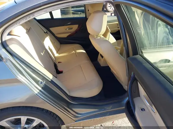 WBA8E1G3XHNU15669 2017 BMW 3ER - Image 8