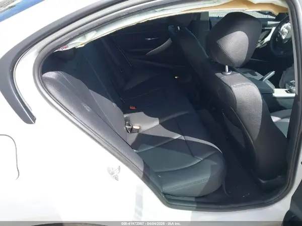 WBA8E1G3XHNU15820 2017 BMW 3ER - Image 8