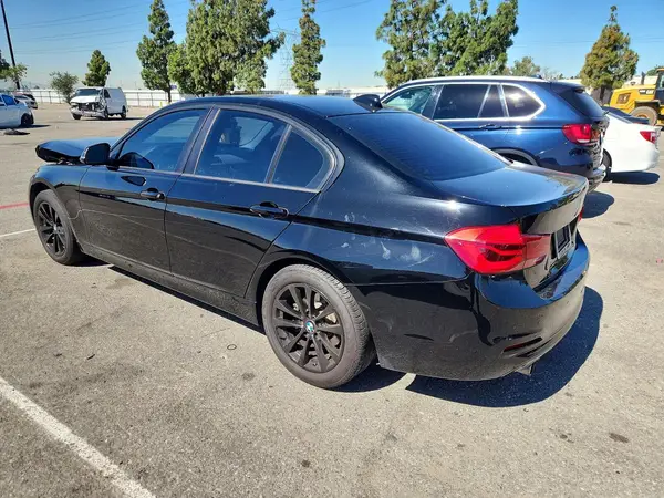 WBA8E1G3XHNU16272 2017 BMW 3ER - Image 2