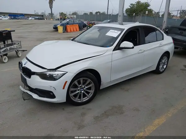 WBA8E1G3XHNU16563 2017 BMW 3ER - Image 2