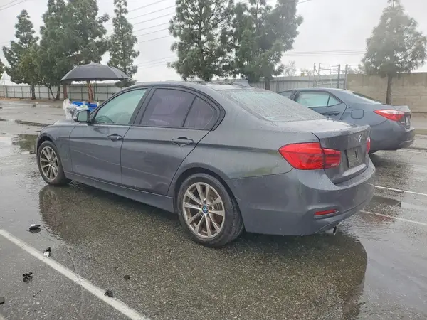 WBA8E1G3XHNU16871 2017 BMW 3ER - Image 2
