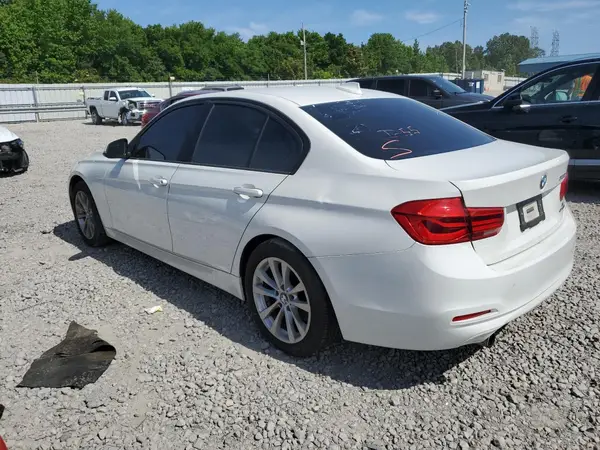 WBA8E1G3XHNU18555 2017 BMW 3ER - Image 2