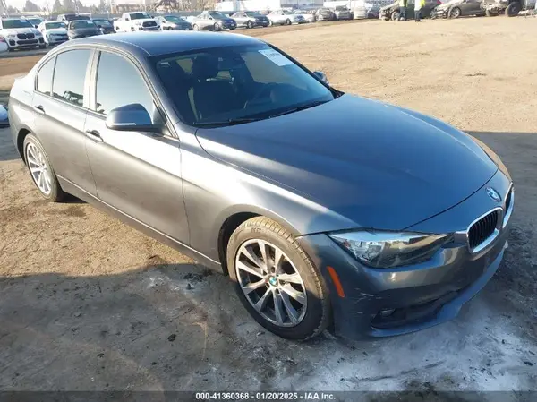WBA8E1G3XHNU18670 2017 BMW 3ER - Image 1
