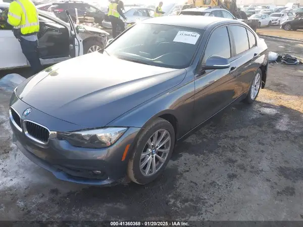 WBA8E1G3XHNU18670 2017 BMW 3ER - Image 2