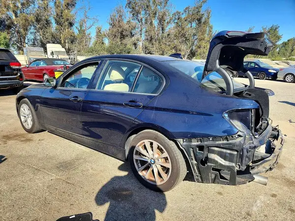 WBA8E1G3XHNU18751 2017 BMW 3ER - Image 2