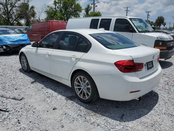 WBA8E1G50GNU12005 2016 BMW 3ER - Image 2