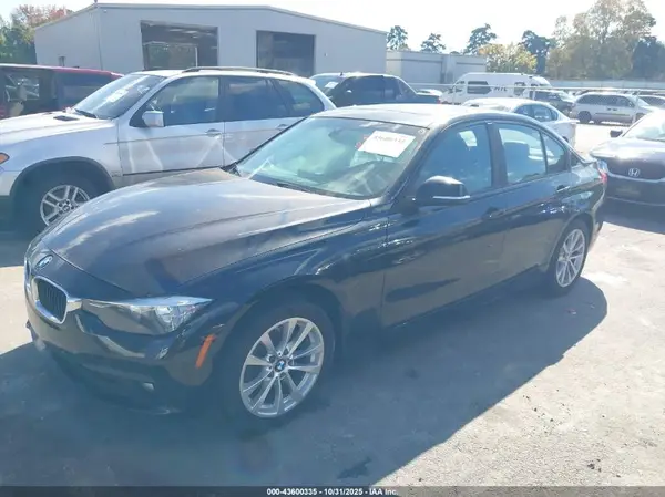WBA8E1G50HNU12491 2017 BMW 3ER - Image 2