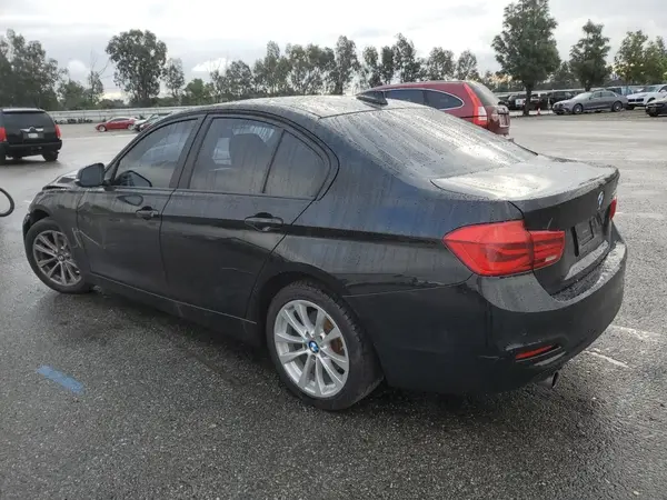 WBA8E1G50HNU12927 2017 BMW 3ER - Image 2