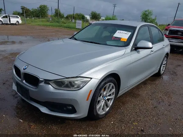 WBA8E1G50HNU14399 2017 BMW 3ER - Image 2