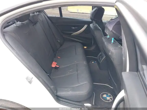 WBA8E1G50JNU89559 2018 BMW 3ER - Image 8