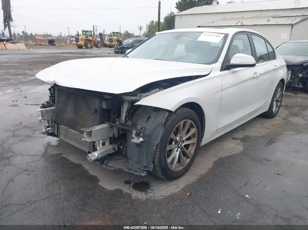 WBA8E1G50JNU89691 2018 BMW 3ER - Image 2
