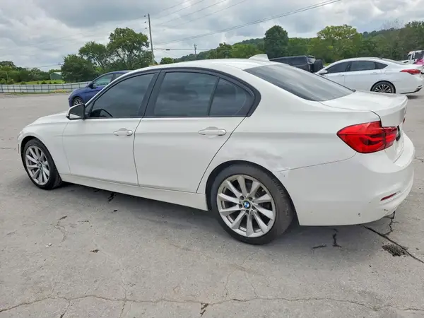 WBA8E1G50JNU90422 2018 BMW 3ER - Image 2