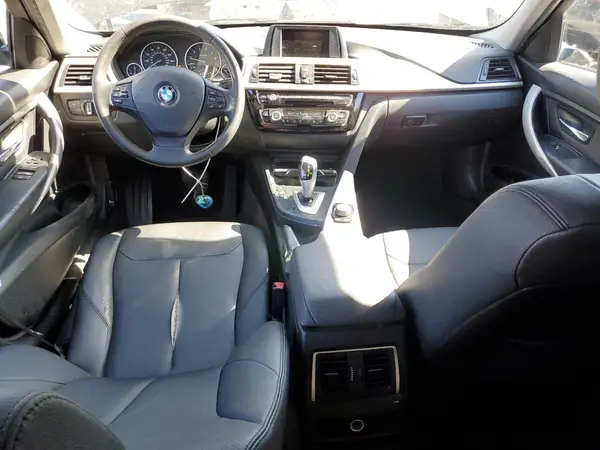 WBA8E1G50JNU93319 2018 BMW 3ER - Image 8