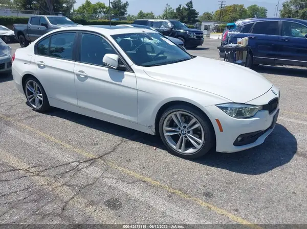 WBA8E1G50JNU93658 2018 BMW 3ER - Image 1
