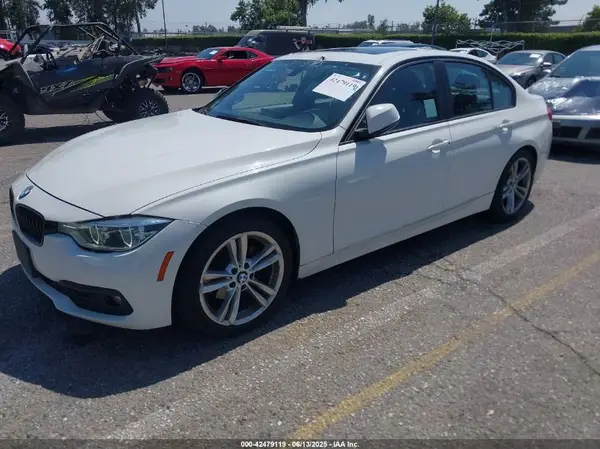 WBA8E1G50JNU93658 2018 BMW 3ER - Image 2