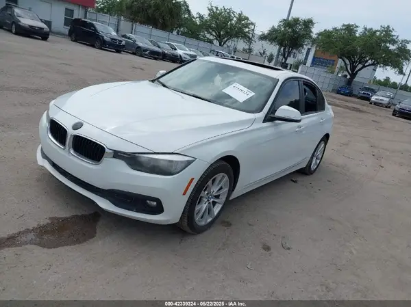 WBA8E1G51HNU12483 2017 BMW 3ER - Image 2