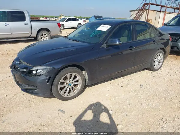 WBA8E1G51HNU13388 2017 BMW 3ER - Image 2