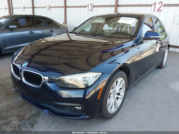 WBA8E1G51HNU13956 2017 BMW 3ER - Image 2