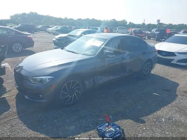 WBA8E1G51JNU90090 2018 BMW 3ER - Image 2