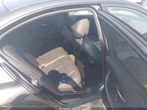WBA8E1G51JNU90090 2018 BMW 3ER - Image 8