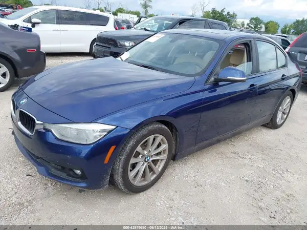 WBA8E1G51JNU91269 2018 BMW 3ER - Image 2