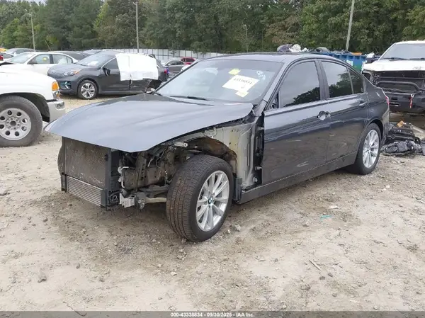WBA8E1G51JNU91272 2018 BMW 3ER - Image 2