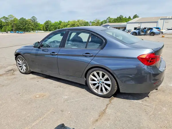 WBA8E1G51JNU91952 2018 BMW 3ER - Image 2
