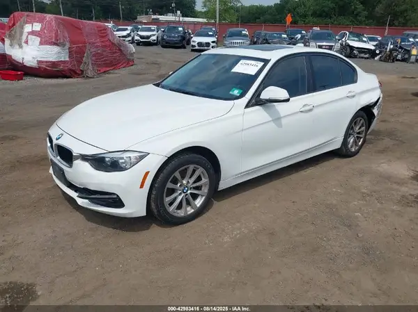 WBA8E1G52GNT36402 2016 BMW 3ER - Image 2