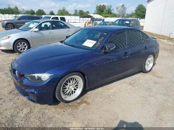 WBA8E1G52HNU13612 2017 BMW 3ER - Image 2